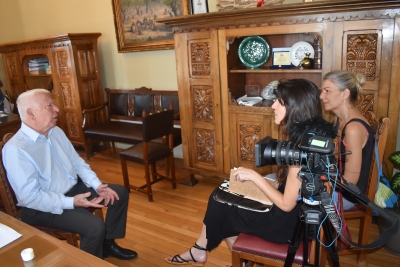 Συνέντευξη Μουτζούρη στο TV5 Monde