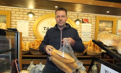 Ο φούρναρης στη Μπουρχάνια με το φτηνό και «κρεμαστό» ψωμί