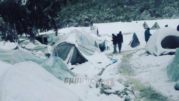 130 πρόσφυγες και παιδιά μεταφέρονται σε ξενοδοχεία