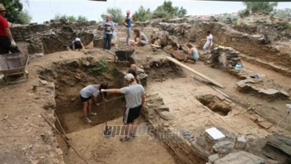 Αλλά και επίσημη… «σιγή ασυρμάτου»