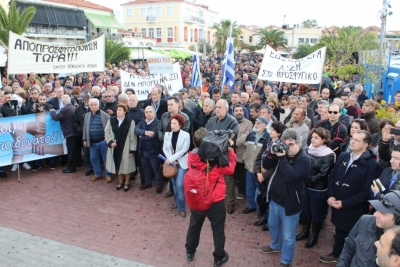 Και επιτέλους σύσσωμη αντιδρά!