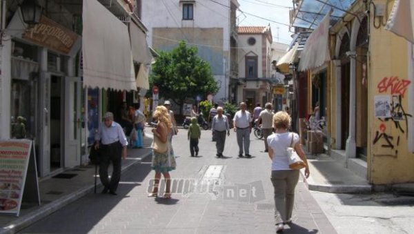 Καμπάνια... ενημέρωσης στην Ερμού από το Δήμο: &quot;ΕΙΝΑΙ ΠΕΖΟΔΡΟΜΟΣ&quot;