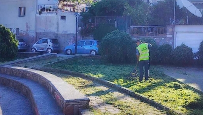 Παρεμβάσεις καθαρισμού και αποκατάστασης ηλεκτροφωτισμού στο πάρκο Χατζηδήμου στη Μυτιλήνη