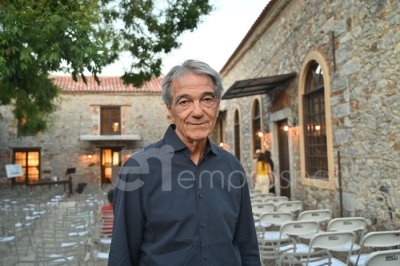 Ο πρόεδρος της εταιρείας Αρχιπέλαγος, Νίκος Σηφουνάκης κατά την τελετή εγκαινίων του ανακαινισμένου Μουσείου Βρανά το καλοκαίρι του 2023 