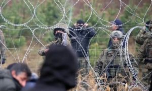Μετανάστες έριξαν φράκτες και πέρασαν τα σύνορα Λευκορωσίας μπαίνοντας στην Πολωνία