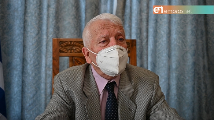 Αθλητικό υλικό σε Ομάδες από την Περιφέρεια