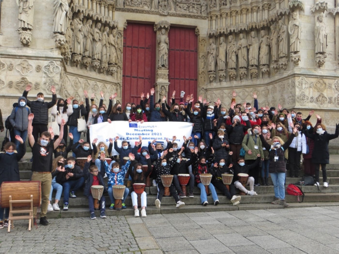 Μαθητές Γυμνασίου &amp; Λυκείου Πολιχνίτου πάνε Γαλλία
