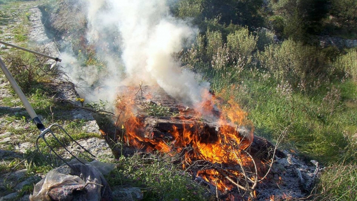 Προσοχή στην καύση κλαδιών