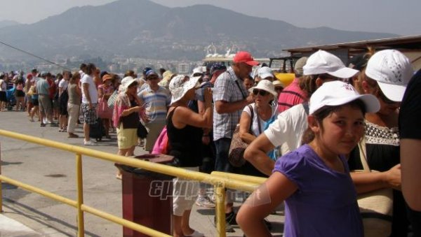 Η Κομισιόν ακυρώνει το πιλοτικό πρόγραμμα χορηγήσεων βίζας