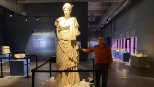 Αρχαιοελληνικό άγαλμα της θεάς Εστίας στο νέο μουσείο της Μανίσας