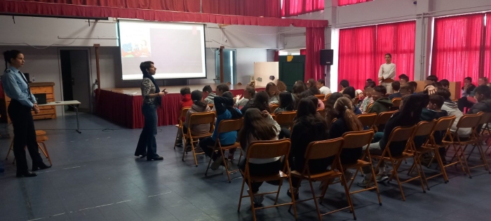 Στιγμιότυπα από την ενημερωτική δράση