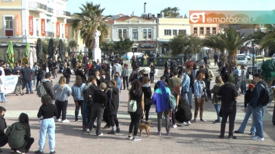 «Δώστε λεφτά, καθηγητές, βιβλία» [Vid]