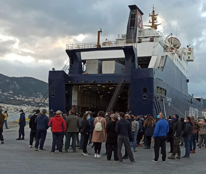 Μετά τη Χίο μπλόκο και στην Μυτιλήνη