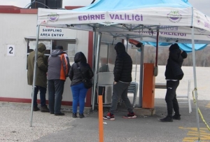 Με φτηνά PCR τεστ επανακάμπτουν στην Αδριανούπολη οι Βούλγαροι