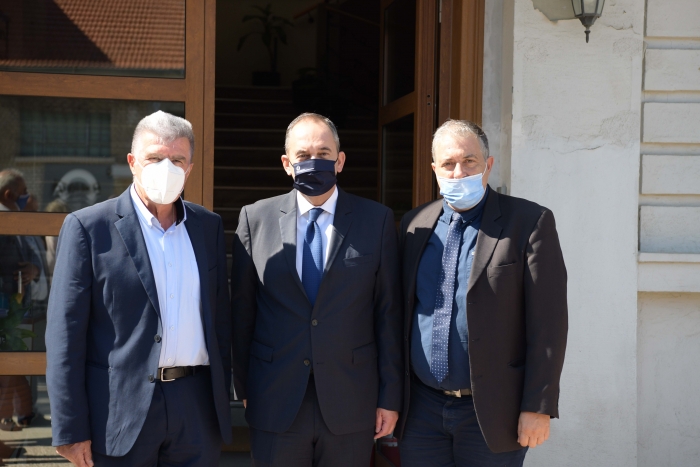 Την επαναφορά είσπραξης λιμενικών τελών των ερασιτεχνικών σκαφών ζητά ο Παπαδόπουλος