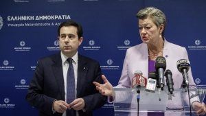 Με όχημα τις υπερβολές και τον καιροσκοπισμό
