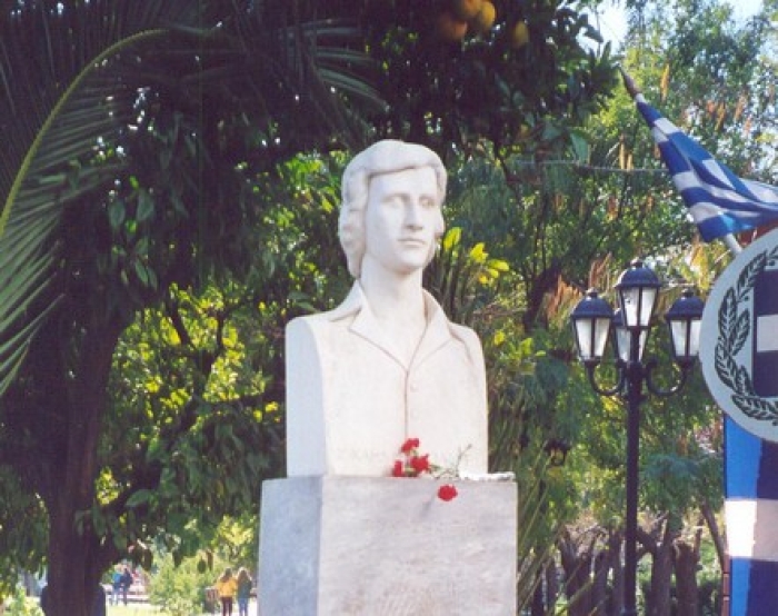 Έκθεση φωτογραφίας στο Άγαλμα Μυρογιάννη &amp; συγκέντρωση στη πλατεία Σαπφούς