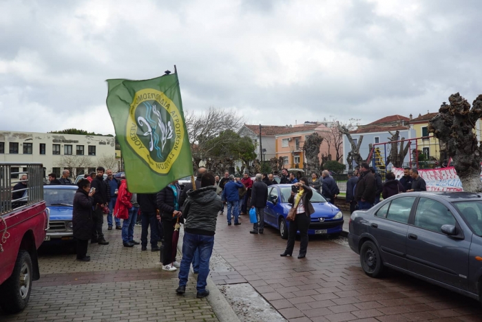 Απεργιακές κινητοποιήσεις και στη Μυτιλήνη [vids]