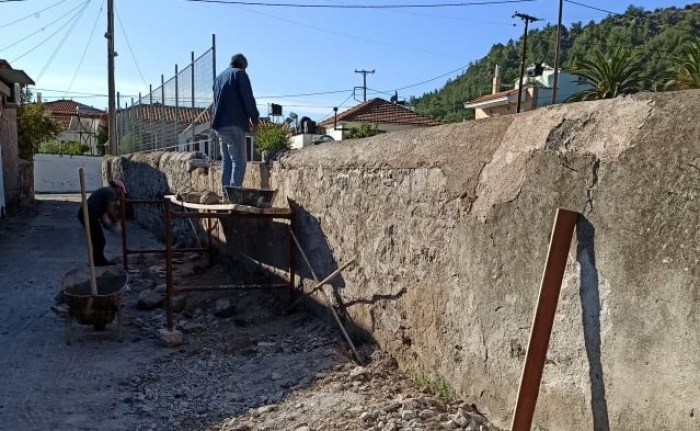 Αποκατάσταση αυλότοιχου του Δημοτικού Σχολείου Δαφίων