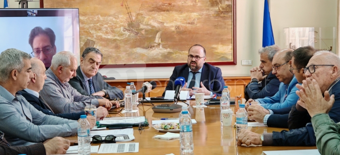 Απούσα η ακαδημαϊκή κοινότητα