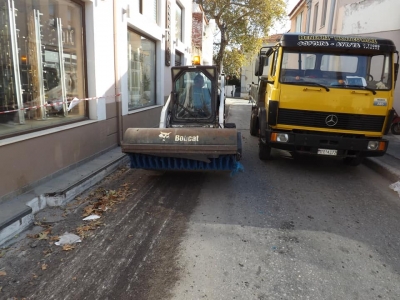 Πέφτει πίσσα στην Ζωοδόχου Πηγής