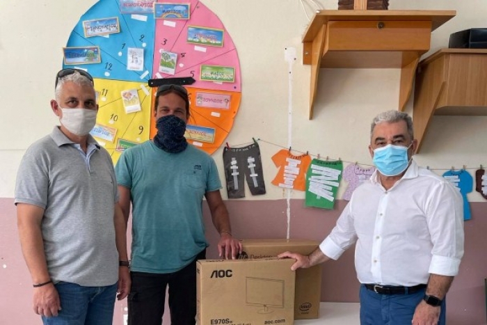 Δώρο από το Επιμελητήριο Λέσβου στα παιδιά του Ειδικού Δημοτικού Σχολείου Μυτιλήνης