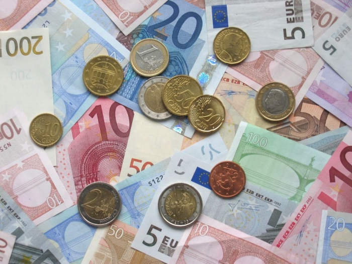 Κορονοενίσχυση 400 ευρώ για δικηγόρους, μηχανικούς, οικονομολόγους