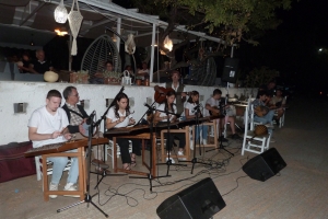 Τα σαντούρια Αγιάσου ταξιδεύουν