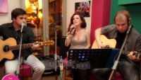 Live unplugged with Bill, Tasos, John and guest Dia Andreadi