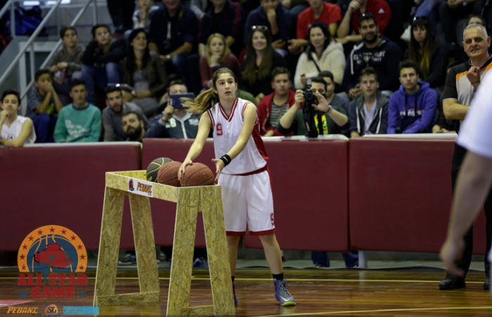 Το «Sportlesvos» ξέρει τις δεξιότητες της Ελεάννας στο Μπάσκετ και μας παραχώρησε δύο ξεχωριστές φωτογραφίες