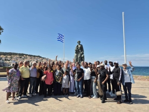Μια μεγάλη αγκαλιά στο 1ο Διεθνές Φεστιβάλ Ειρήνης Λέσβου