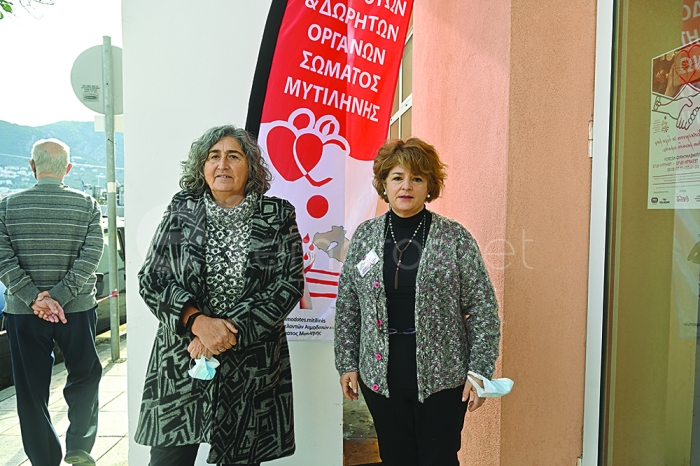 H πρόεδρος του Συλλόγου, Μαρία Ζερβού  και η γραμματέας του Συλλόγου  Αφροδίτη Γιαννέλη