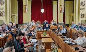 Κατά των όρων του νομοθέτη για τους οικισμούς κάτω των 2000 κατοίκων [VID]