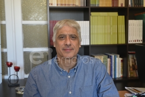 Ο πρόεδρος της Φιλοτελικής Εταιρείας Λέσβου, Μιχάλης Βαΐτης