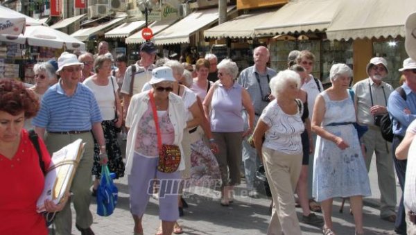 Μείον 25.000 τουρίστες σε μια πενταετία 