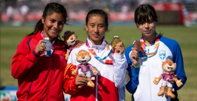 Περιχαρής, η χάλκινη ολυμπιονίκης νέων ποζάρει μαζί με την Κινέζα Ζι και τη Μεξικανή Ροντρίγκεζ
