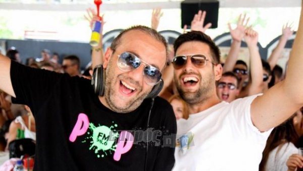 POP FM 98,6 Sunday Daylight Party with Chris Valasellis &amp; Nick Giassakis