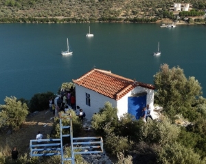 Ανακατασκευή του πέτρινου δρόμου στην Παναγιά την Αψιλή