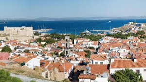 Ξηλώνονται και απομακρύνονται τα «λυόμενα» στην Τένεδο