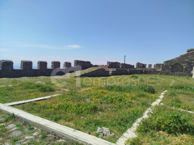 «Το Μυστήριο των ραγισμένων τειχών στο κάστρο του Μολύβου»