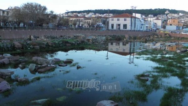 «Πνιγμένη» η ελληνιστική στοά…