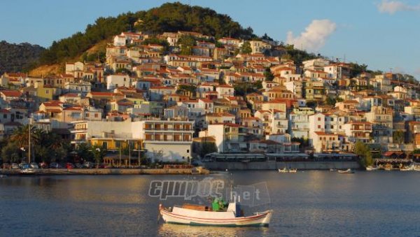 Χριστουγεννιάτικο παζάρι στο Πλωμάρι