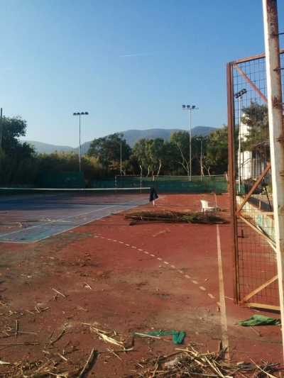 Σε καλό δρόμο ο εξωραϊσμός των αθλητικών εγκαταστάσεων έξω από το κλειστό γυμναστήριο Μυτιλήνης