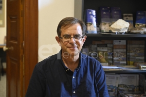 O Διεύθυντής του Μουσείου Φυσικής Ιστορίας Απολιθωμένου Δάσους Λέσβου, Νικόλας Ζούρος 