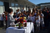 Η διευθύντρια του σχολείου Μυρσίνη Νικέλλη στο χαιρετισμό της μίλησε για την ελπίδα που γεννά η επαναλειτουργία του σχολείου