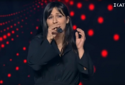 Συνεχίζει ακάθεκτη η Στρατούλα στο «The Voice» [vid]