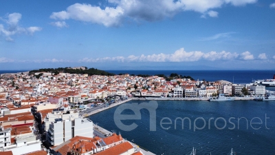 Η αποκέντρωση δεν υπηρετείται με «βολές» κατά των μικρών οικισμών
