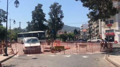 Μπήκαν οι μπουλντόζες στην Πλατεία Κυπρίων Πατριωτών [Vid]