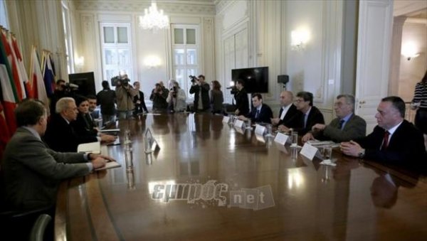 Επιχείρηση… «αποσυμφόρηση»