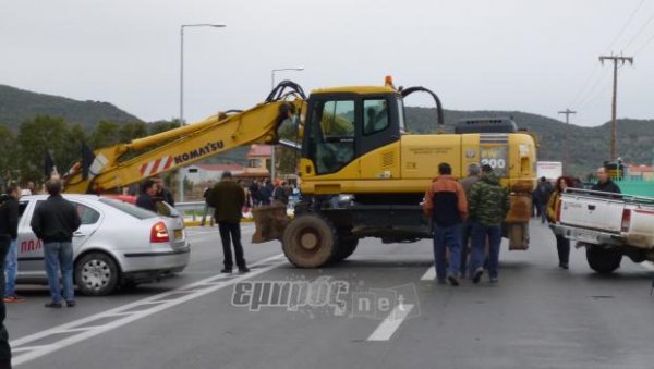 Κόπηκε το νησί στα δύο